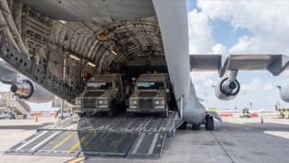 Belçika'dan kalkan uçaklarla tonlarca malzeme gönderildi