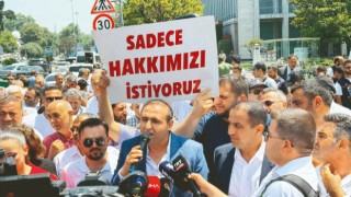 Halk otobüsü esnafı alacakları için İBB'de eylem yaptı