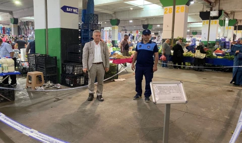 Vatandaşa kötü davranan pazarcıya tezgâh men cezası verildi