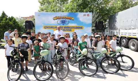 Güle oynaya camiye gel sevindirdi