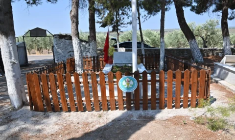 Manisa Büyükşehir Belediyesi şehit kabirlerini yeniliyor