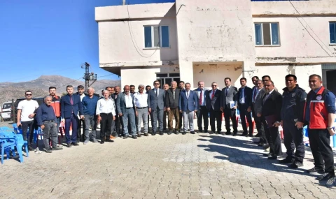 Kaymakam köy köy dolaşarak vatandaşın taleplerini dinliyor