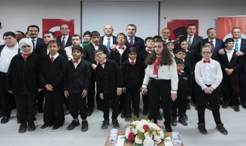 Bakan Tekin Malatyalı öğrencilerle buluştu
