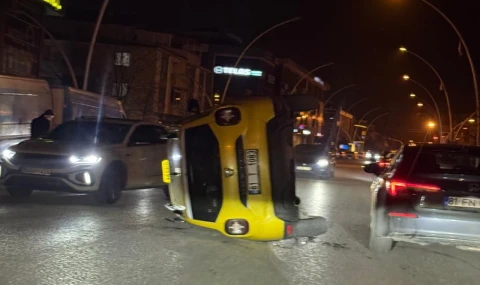 Kontrolden çıkan ticari taksi devrildi!