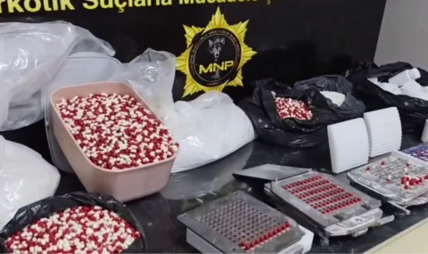 Tonlarca sentetik ecza hammaddesi ele geçirildi