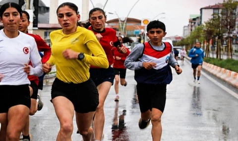 Ağrı’da Gençlik Spor’dan 19 Mayıs coşkusuna sportif kutlama