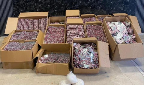 İstanbul'da 560 bin sentetik ecza hap ile 3 kilogram uyuşturucu ele geçirildi