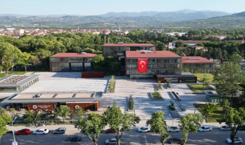 Bursa İnegöl’den bin 650 öğrenciye 3,3 milyon TL’lik kırtasiye desteği