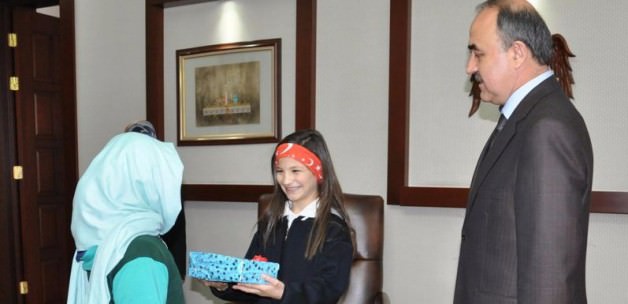 'Akif'in almadığı ödülü almak bana yakışmaz' dedi