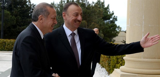 Gardaşlık zor zamanda gerek