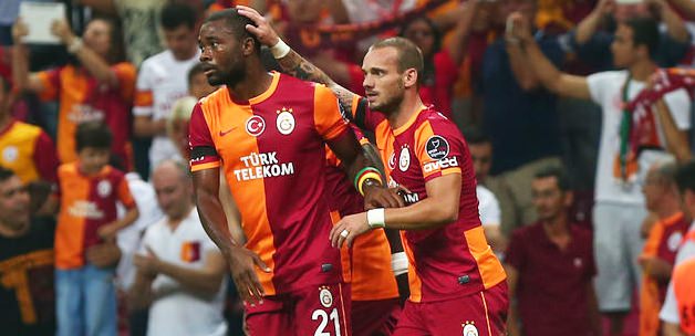 Galatasaray'da Sneijder ve Chedjou şoku!