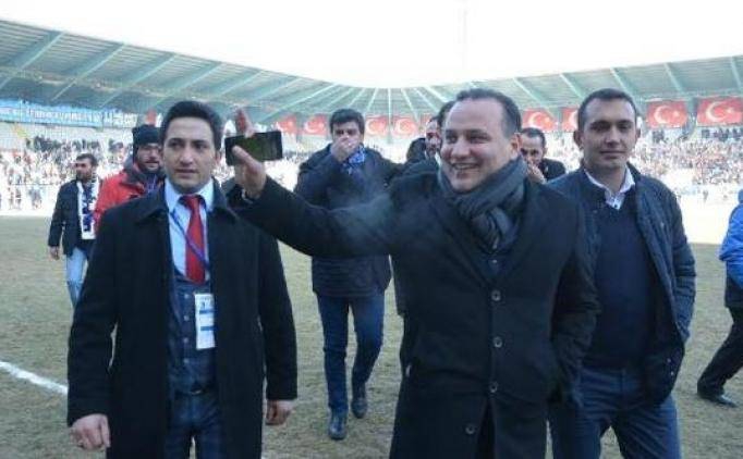 Başkan açıkladı! 'Ronaldinho'yu getiriyorum'