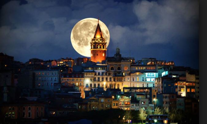 Galata Kulesi Yeni Aydınlatma Tasarımıyla Geceleri İstanbul'u Süslüyor