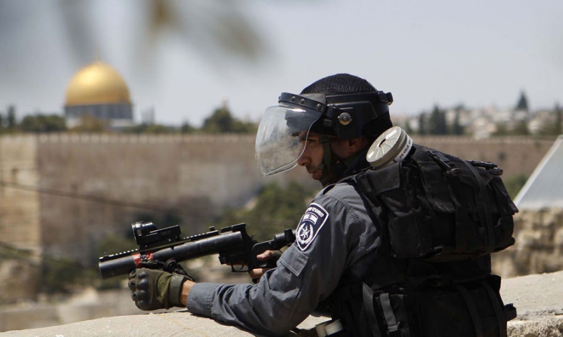 İşgal Siyonist güçleri Cuma namazı sonrası yine Filistinlilere saldırdı