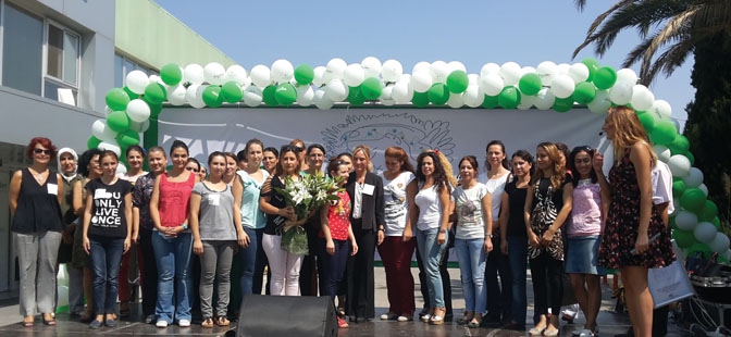 Schneider Electric Çiğli Fabrikası ‘Bebek Dostu Kurum’ unvanı aldı