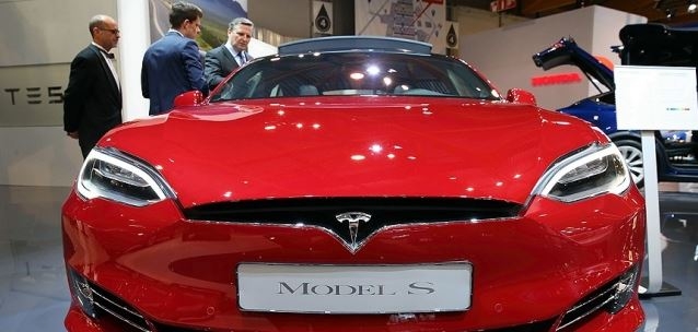 Tesla 123 Bin Aracını Geri Çağırıyor