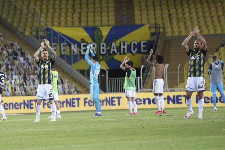 Fenerbahçe lige galibiyetle döndü