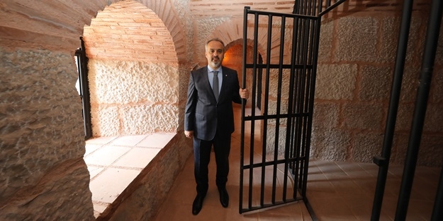 Zindanın kapıları tarihe açılıyor